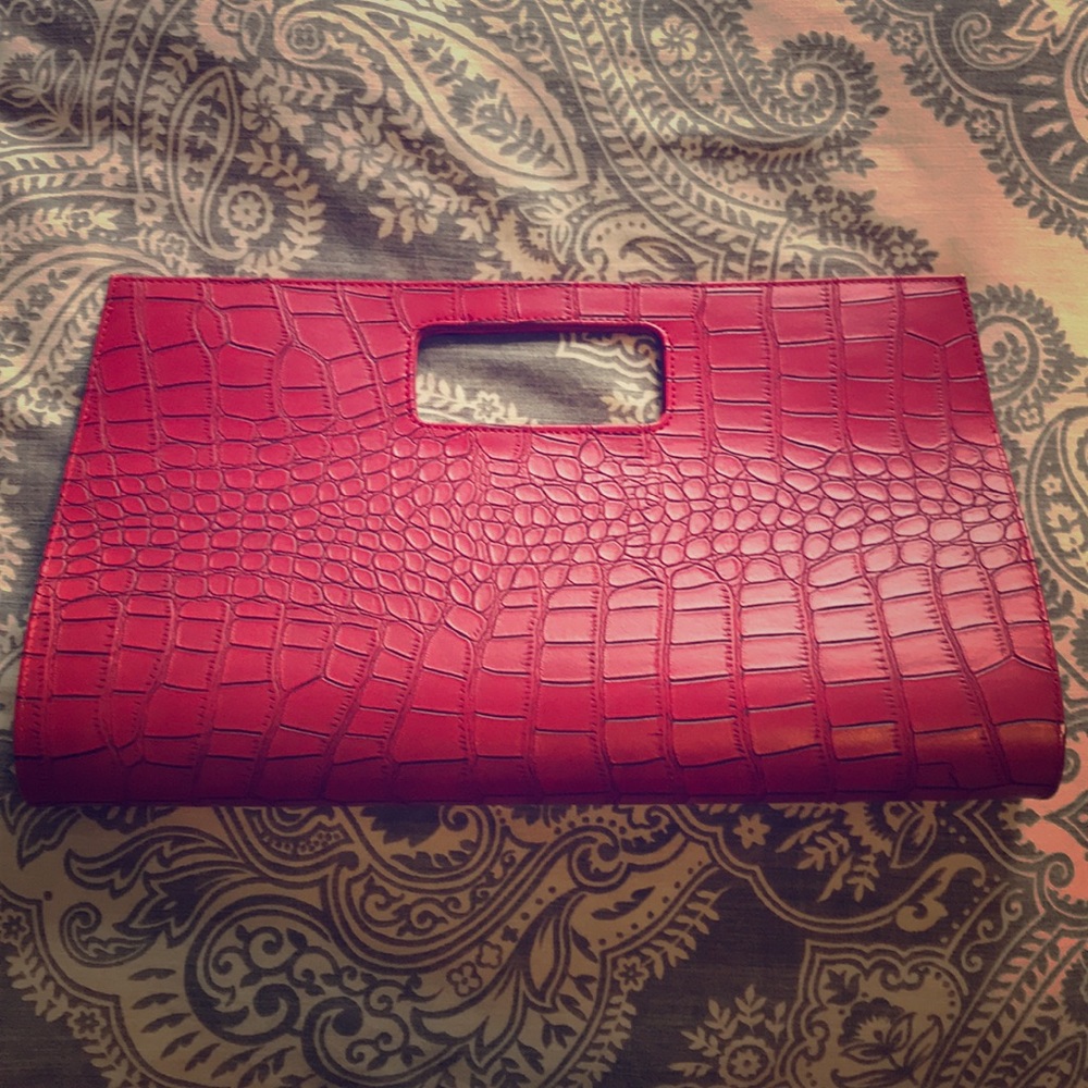 Red clutch